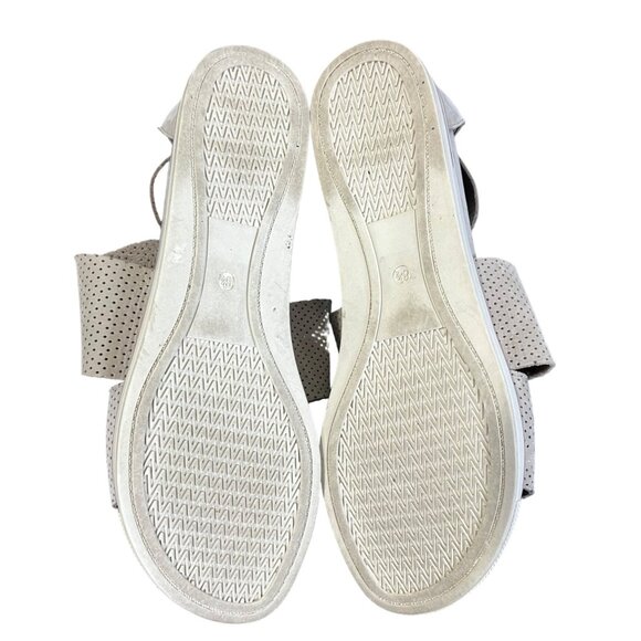 Eileen Fisher Women's 8.5 Sandals Wedge Open Toe Perforated Beige Zip Closure - Picture 8 of 8